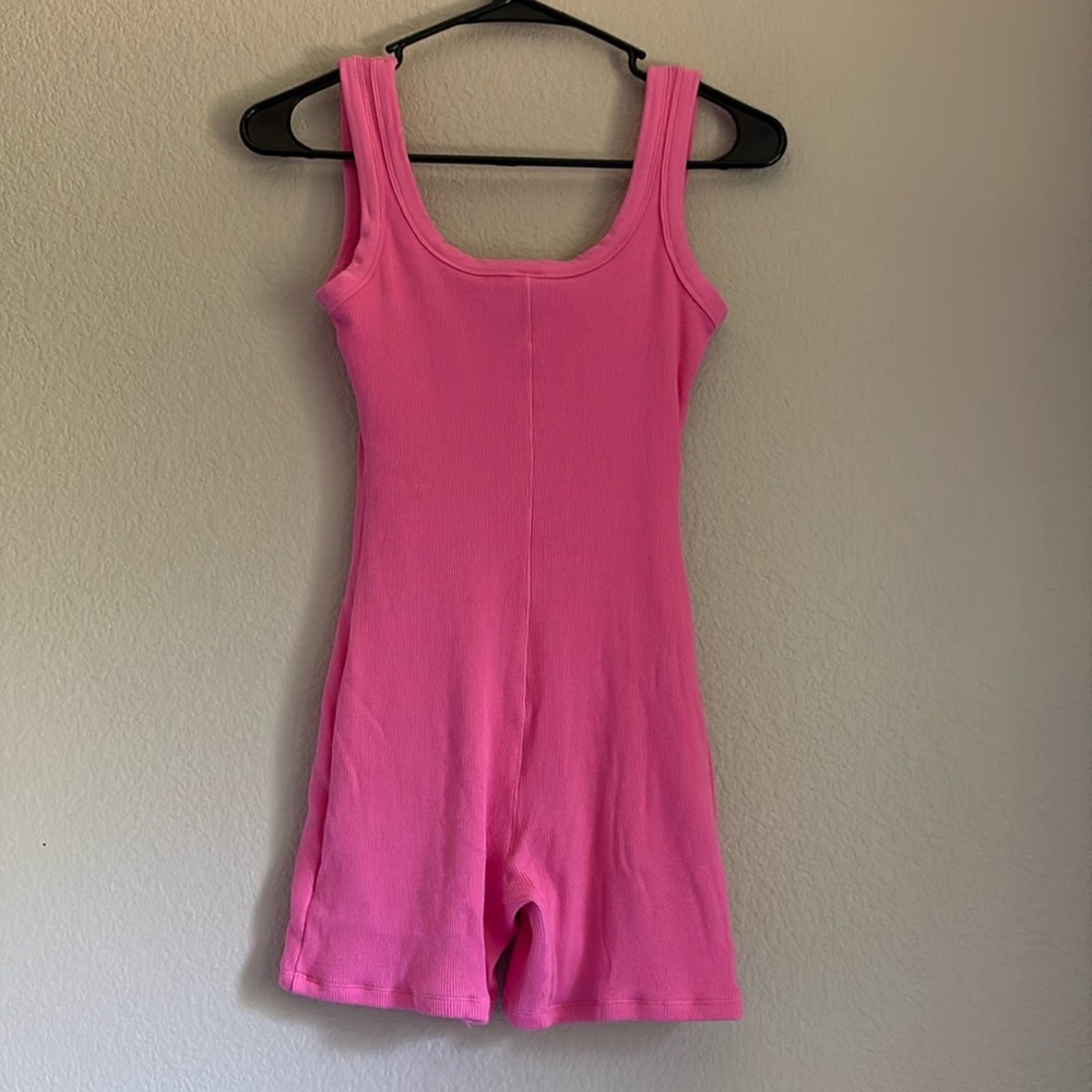 NWOT LIMITED EDITION SUGAR PINK Skims Ribbed Romper - Picture 2 of 3